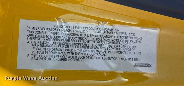 image for item ES5704 2021 Freightliner Cascadia 126 semi truck