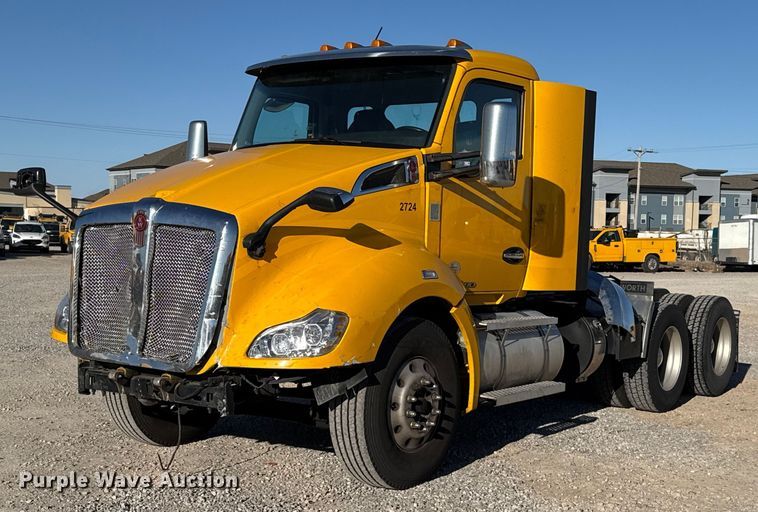 image for item ES5705 2020 Kenworth T680 semi truck