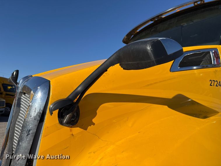 image for item ES5705 2020 Kenworth T680 semi truck