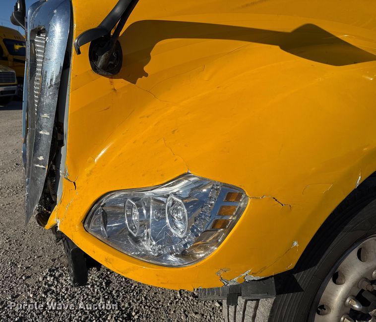 image for item ES5705 2020 Kenworth T680 semi truck