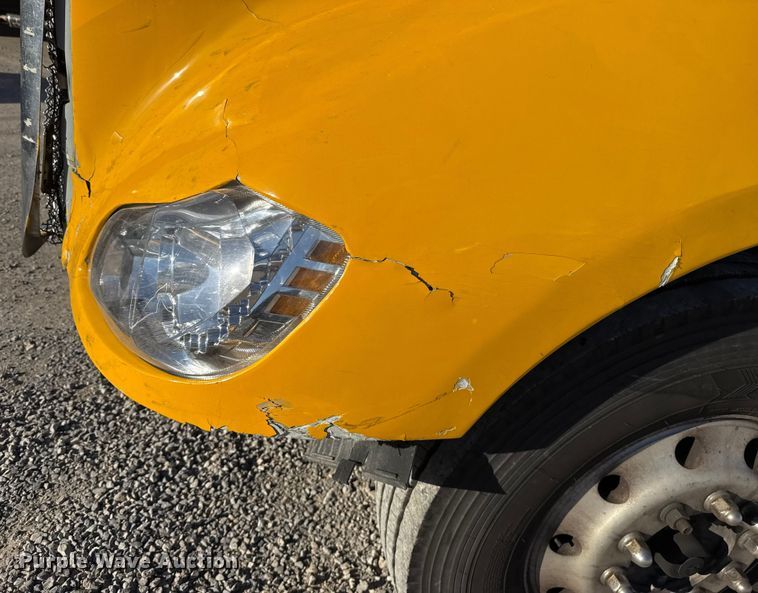 image for item ES5705 2020 Kenworth T680 semi truck