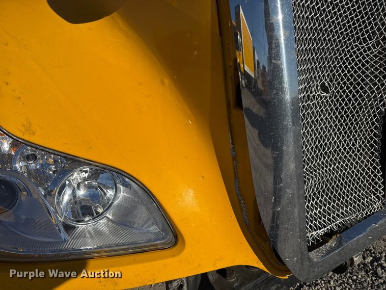 image for item ES5705 2020 Kenworth T680 semi truck