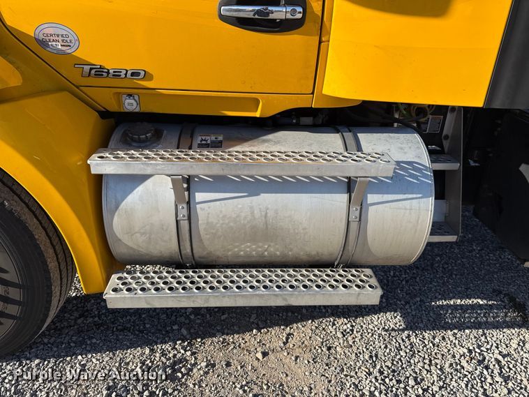 image for item ES5705 2020 Kenworth T680 semi truck