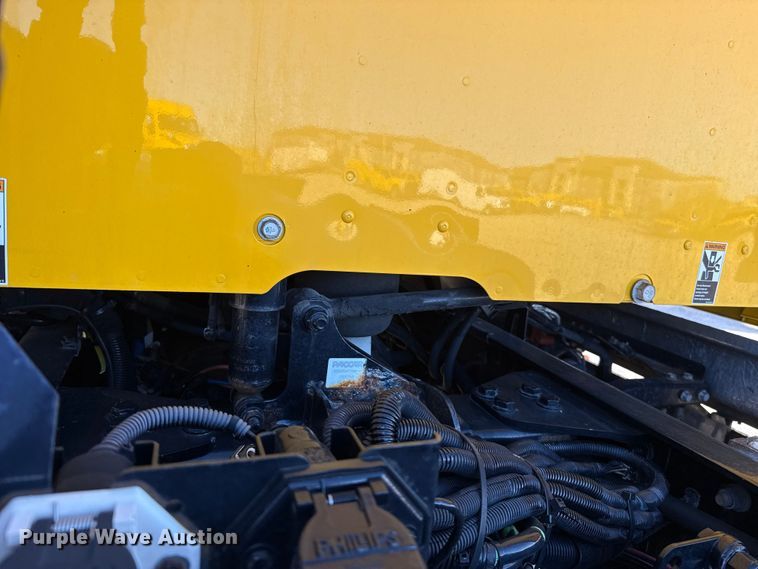 image for item ES5705 2020 Kenworth T680 semi truck