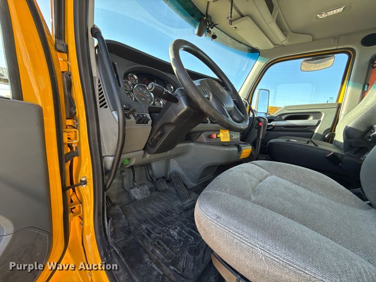 image for item ES5705 2020 Kenworth T680 semi truck