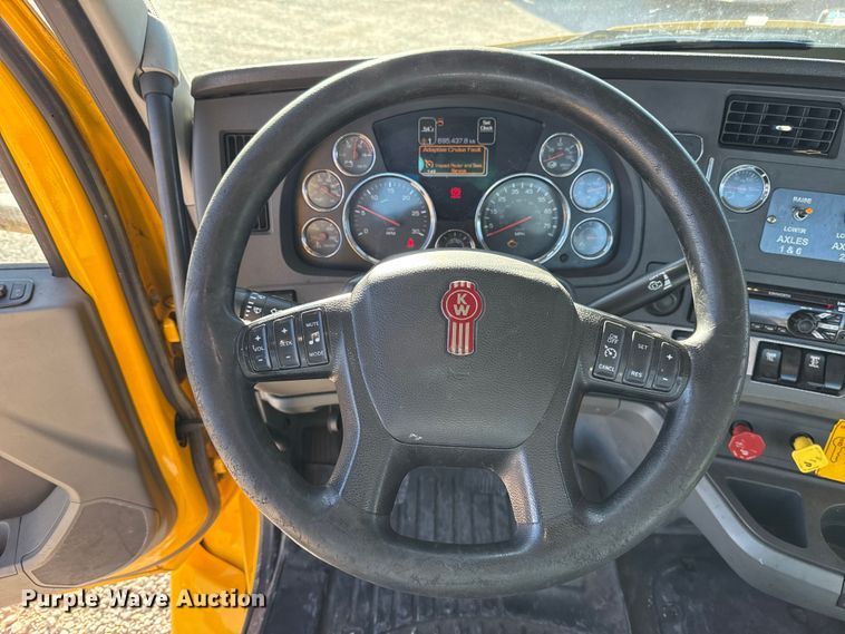 image for item ES5705 2020 Kenworth T680 semi truck