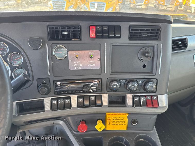 image for item ES5705 2020 Kenworth T680 semi truck