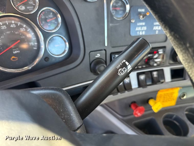 image for item ES5705 2020 Kenworth T680 semi truck