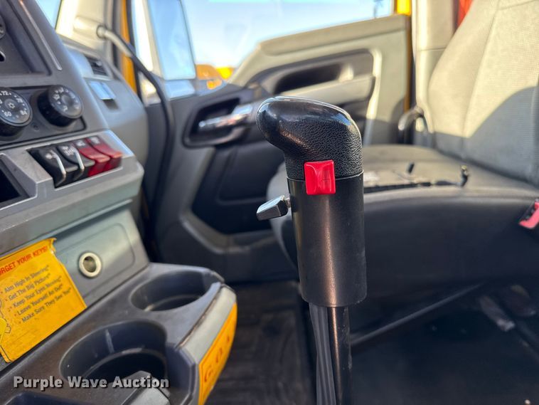 image for item ES5705 2020 Kenworth T680 semi truck