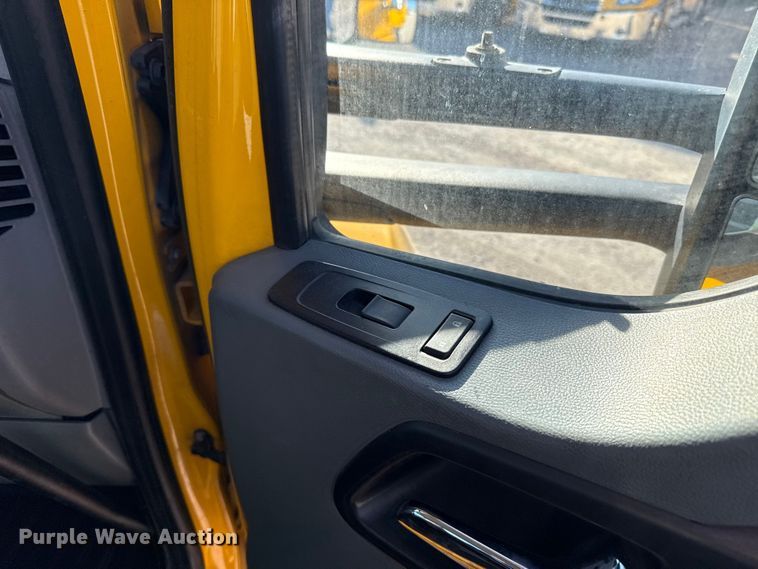 image for item ES5705 2020 Kenworth T680 semi truck