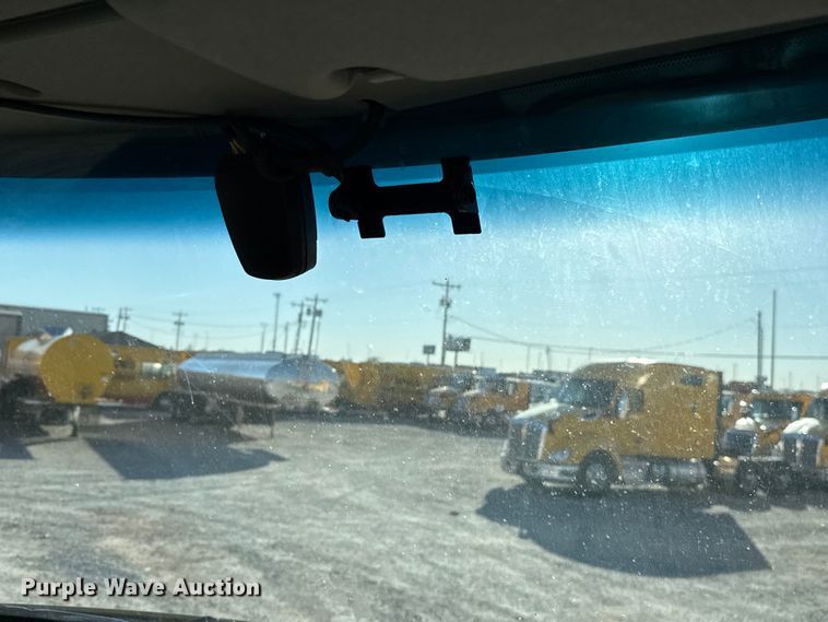 image for item ES5705 2020 Kenworth T680 semi truck