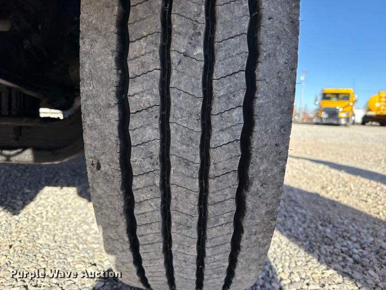 image for item ES5705 2020 Kenworth T680 semi truck