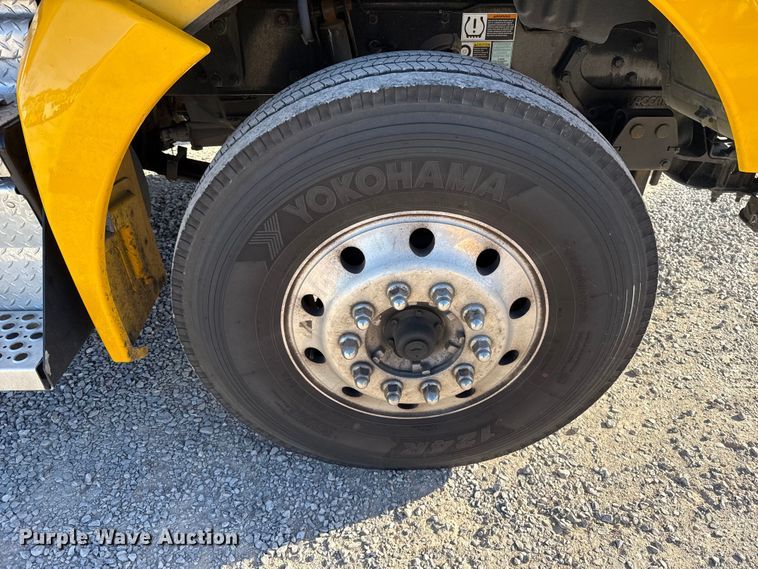 image for item ES5705 2020 Kenworth T680 semi truck