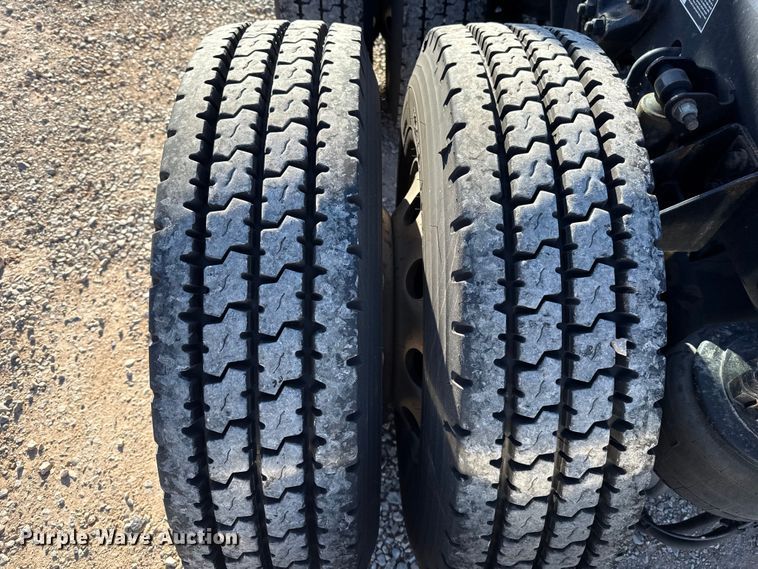 image for item ES5705 2020 Kenworth T680 semi truck