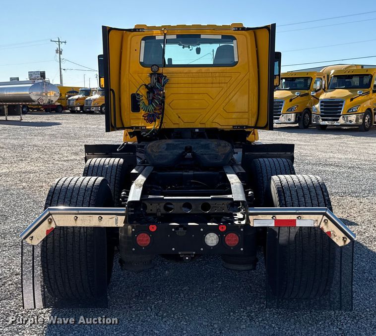 image for item ES5706 2021 International LT625 6X4 semi truck