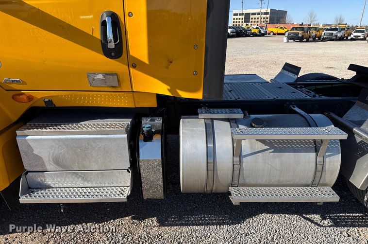 image for item ES5706 2021 International LT625 6X4 semi truck