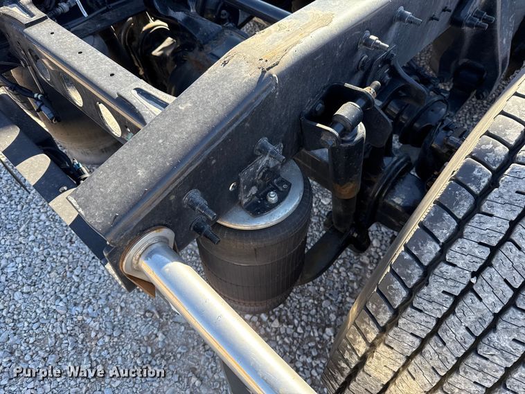 image for item ES5706 2021 International LT625 6X4 semi truck