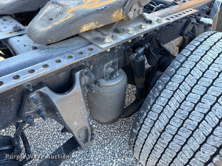 image for item ES5706 2021 International LT625 6X4 semi truck