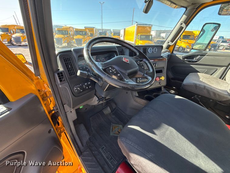 image for item ES5706 2021 International LT625 6X4 semi truck