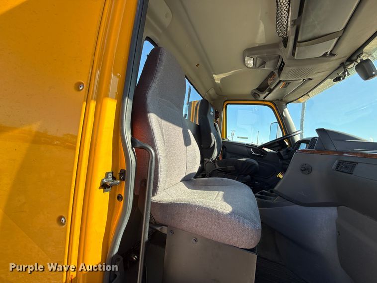 image for item ES5706 2021 International LT625 6X4 semi truck