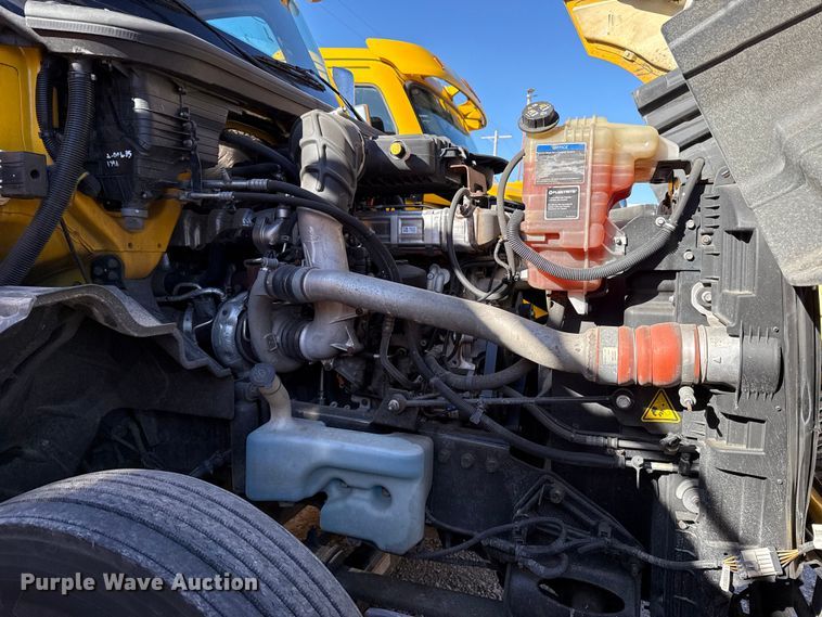 image for item ES5706 2021 International LT625 6X4 semi truck