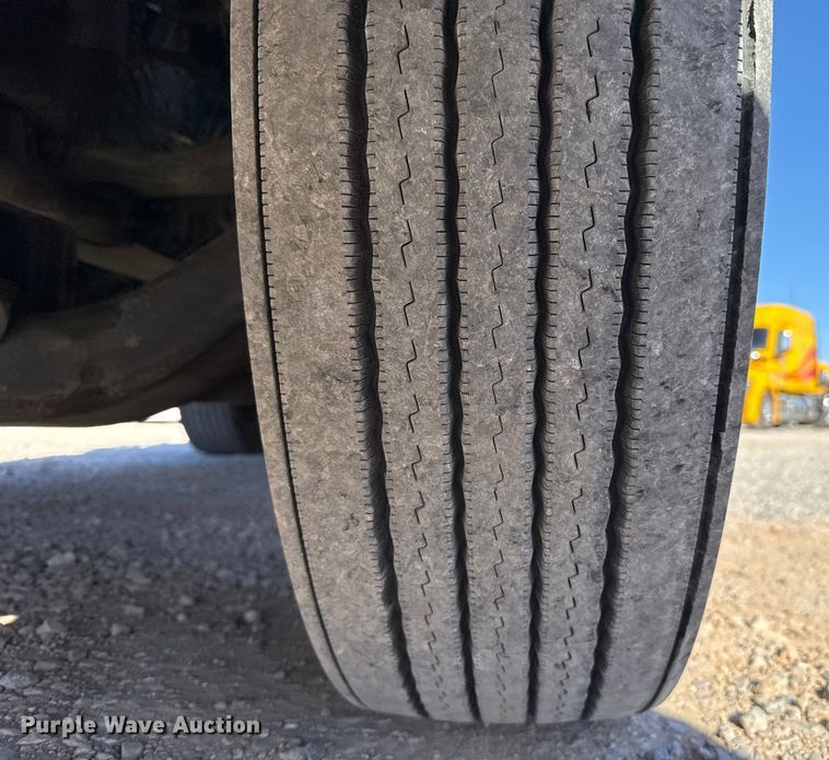 image for item ES5706 2021 International LT625 6X4 semi truck