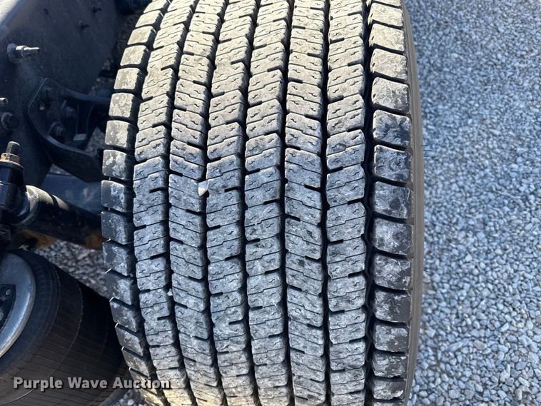 image for item ES5706 2021 International LT625 6X4 semi truck