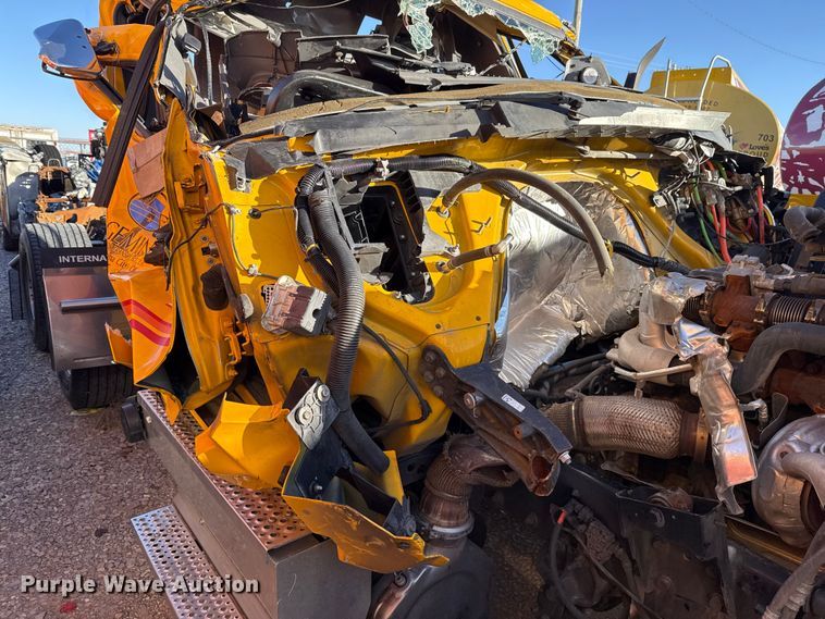 image for item ES5707 2024 International LT625 semi truck