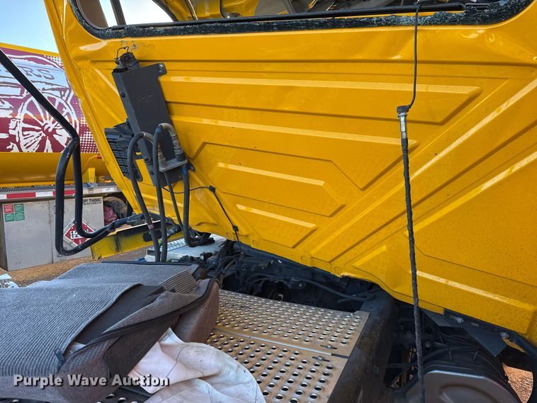 image for item ES5707 2024 International LT625 semi truck