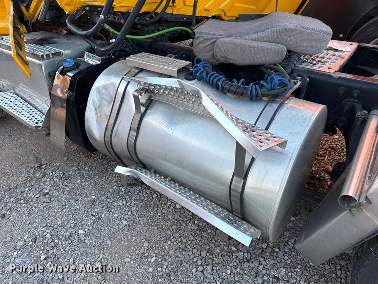 image for item ES5707 2024 International LT625 semi truck