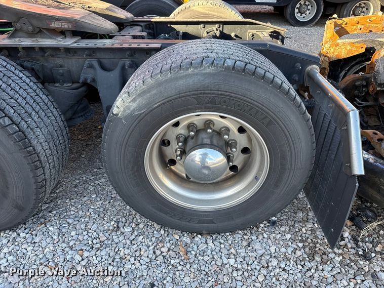 image for item ES5707 2024 International LT625 semi truck