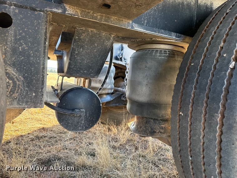 image for item ES5717 2007 Etnyre RTN55TD3 lowboy equipment trailer