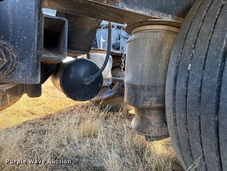 image for item ES5717 2007 Etnyre RTN55TD3 lowboy equipment trailer