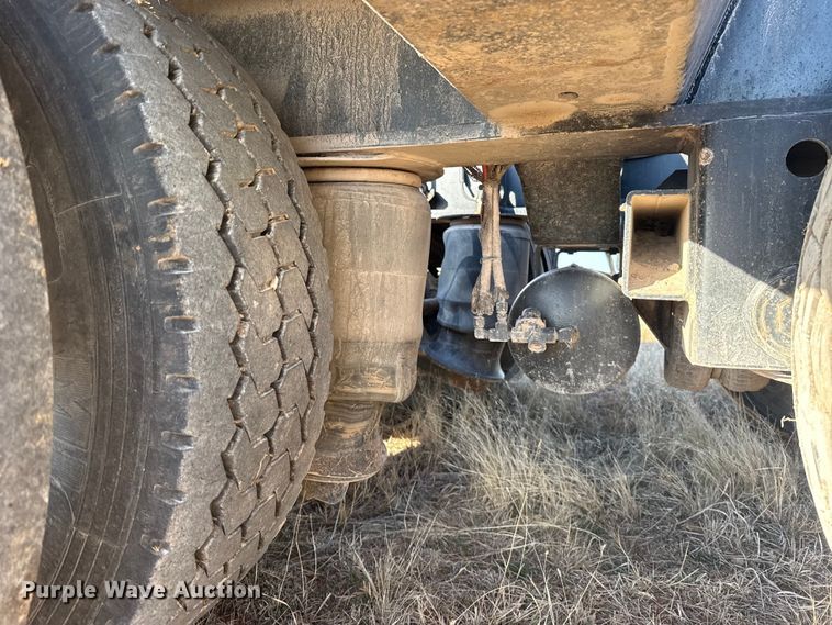 image for item ES5717 2007 Etnyre RTN55TD3 lowboy equipment trailer