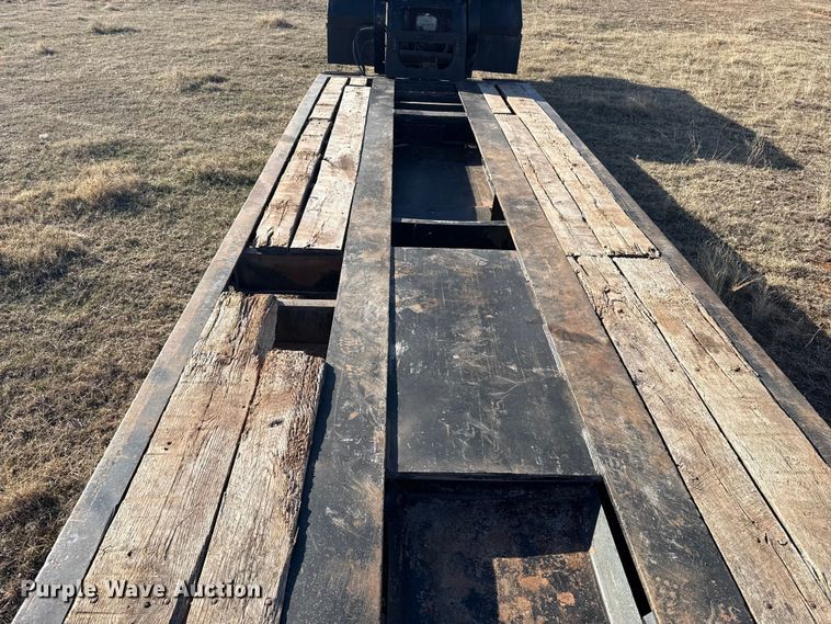 image for item ES5717 2007 Etnyre RTN55TD3 lowboy equipment trailer