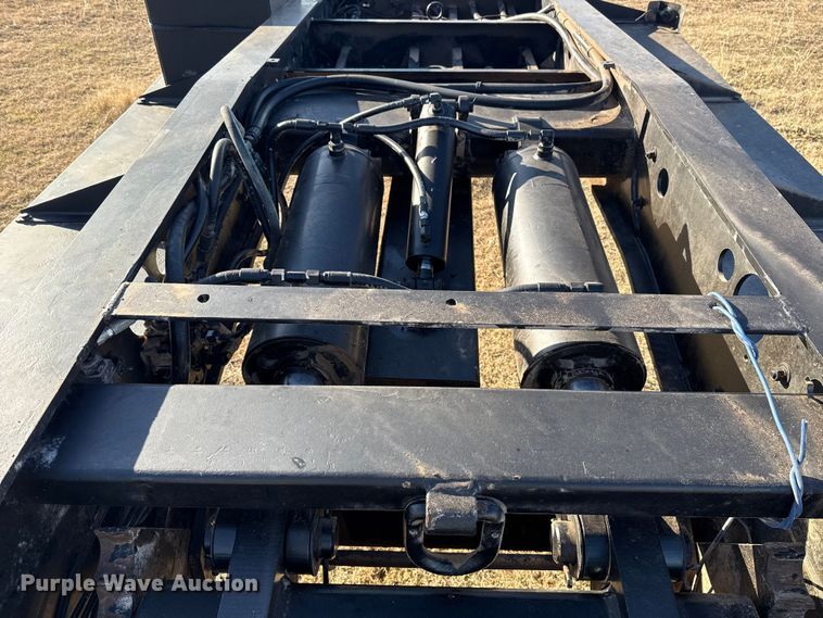 image for item ES5717 2007 Etnyre RTN55TD3 lowboy equipment trailer