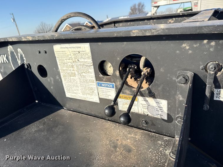 image for item ES5717 2007 Etnyre RTN55TD3 lowboy equipment trailer