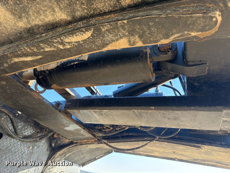 image for item ES5717 2007 Etnyre RTN55TD3 lowboy equipment trailer