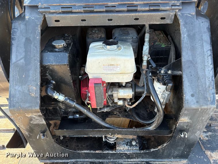 image for item ES5717 2007 Etnyre RTN55TD3 lowboy equipment trailer