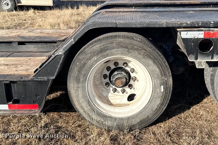 image for item ES5717 2007 Etnyre RTN55TD3 lowboy equipment trailer