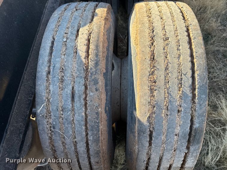 image for item ES5717 2007 Etnyre RTN55TD3 lowboy equipment trailer