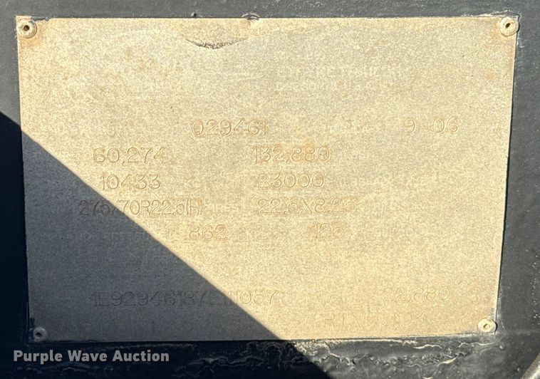 image for item ES5717 2007 Etnyre RTN55TD3 lowboy equipment trailer