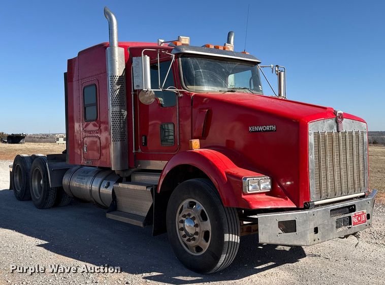 image for item ES5720 2011 Kenworth T800 semi truck