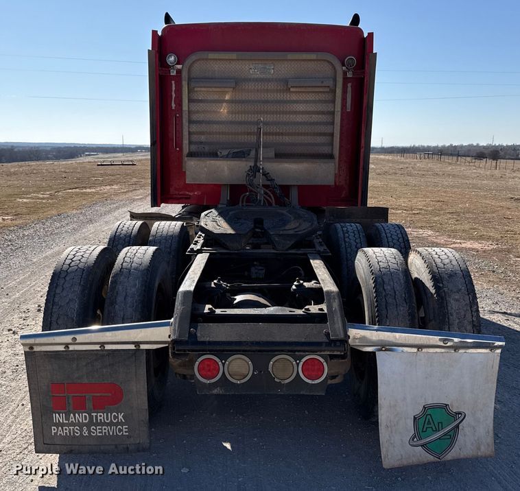 image for item ES5720 2011 Kenworth T800 semi truck