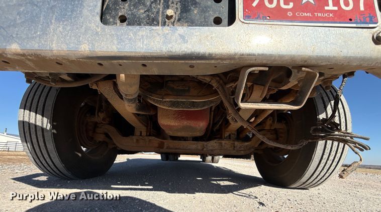 image for item ES5720 2011 Kenworth T800 semi truck