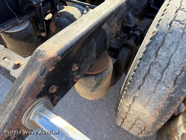 image for item ES5720 2011 Kenworth T800 semi truck