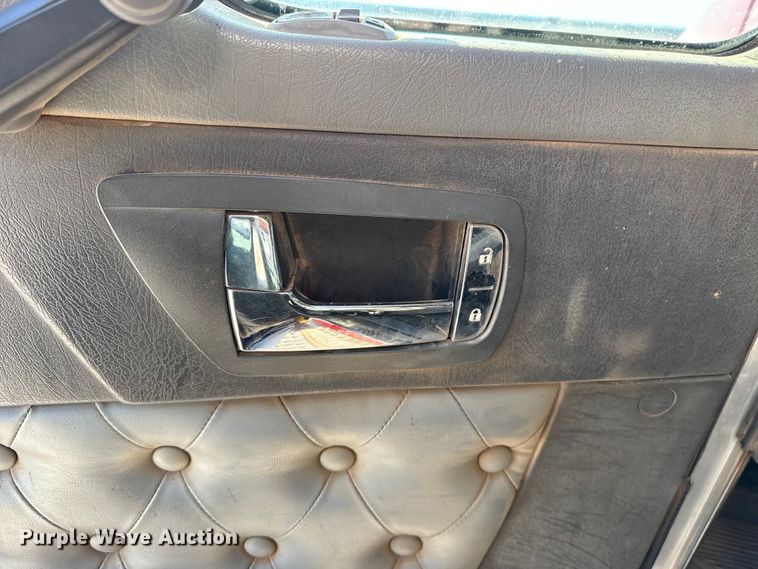 image for item ES5720 2011 Kenworth T800 semi truck