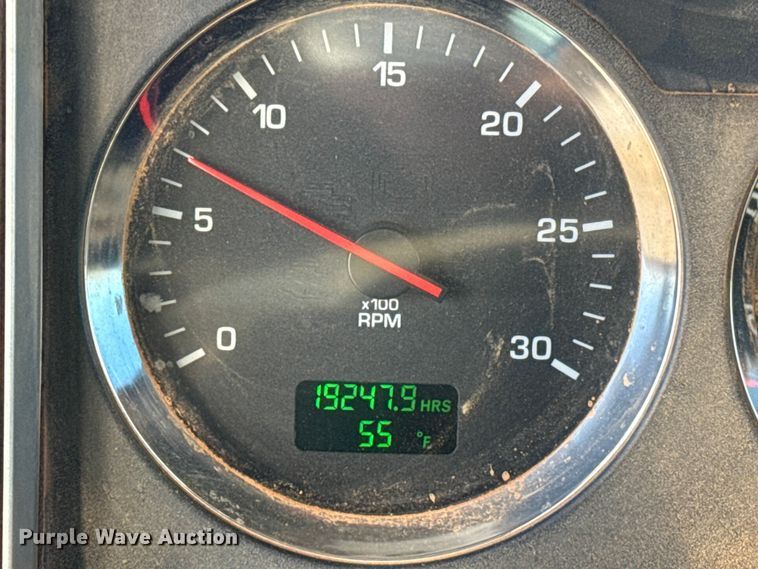 image for item ES5720 2011 Kenworth T800 semi truck