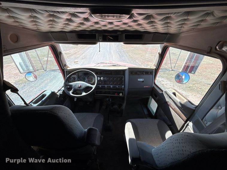 image for item ES5720 2011 Kenworth T800 semi truck