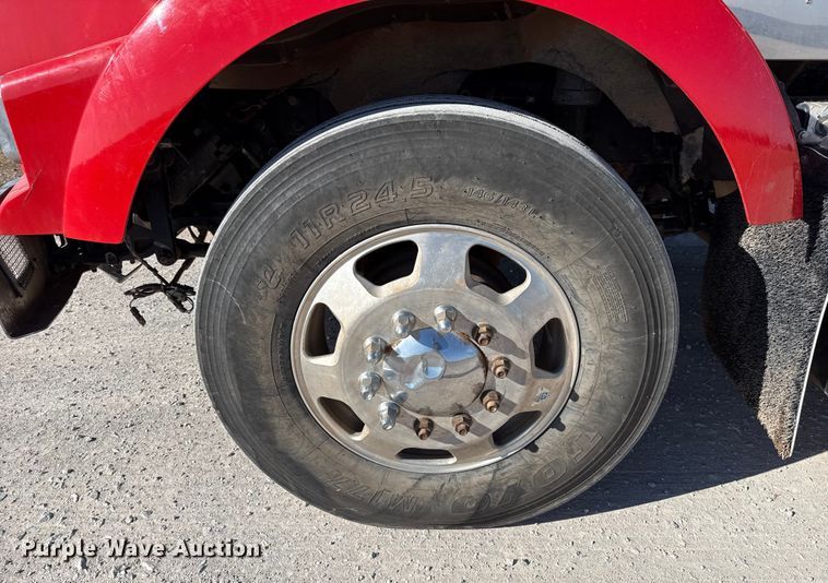 image for item ES5720 2011 Kenworth T800 semi truck